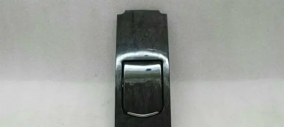Cup holder front