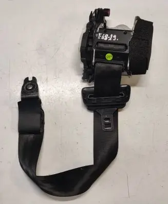 Volvo S60 Rear seatbelt P039818856