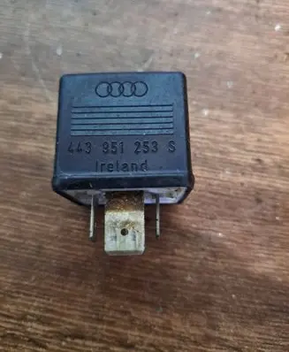 Audi A8 S8 D2 4D Other relay 443951253S