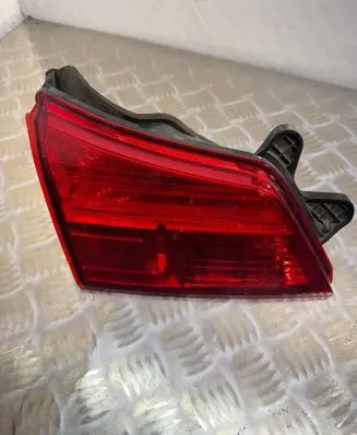 Tailgate rear/tail lights