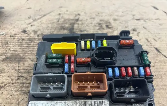 Citroen DS3 BSM Control unit 9667199780