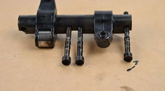 Volkswagen Golf V Camshaft 038443b