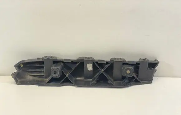 Seat Altea XL Bumper support mounting bracket corner 5P8807375