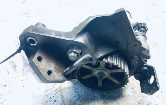 Volvo S40, V40 Fuel injection high pressure pump 8200055072 0445010031