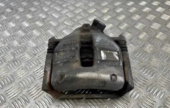 Opel Combo E Front brake caliper 705009
