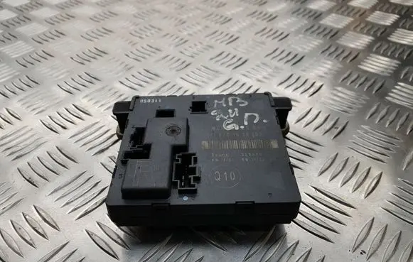 Mercedes-Benz E W211 Door control unit/module 2118201626
