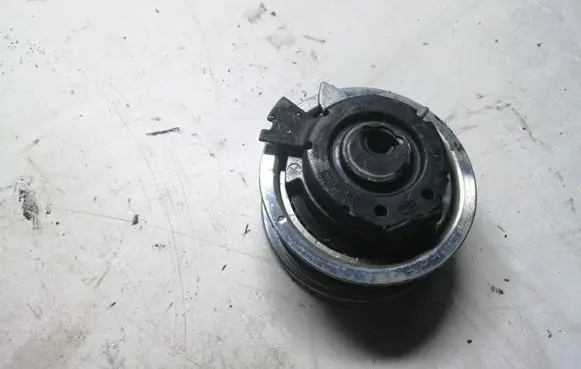 Volkswagen Golf VI Generator/alternator belt tensioner 261C18 T43219 G180303