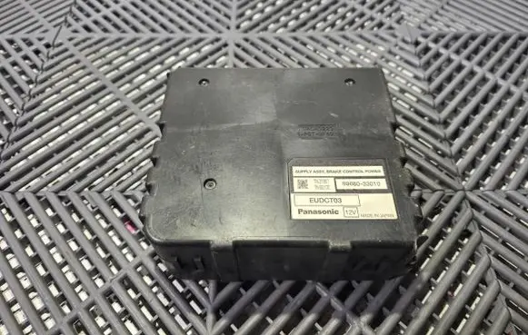 Toyota Prius (XW20) Brake system control unit/module 8968033010 7N031857