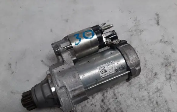 Volkswagen Golf VII Starter motor 02M911024J