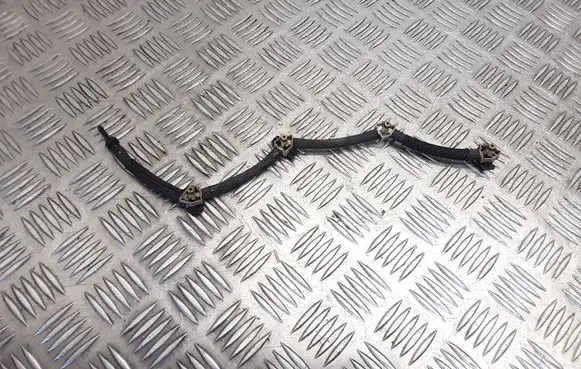 Skoda Octavia Mk3 (5E) Fuel injector supply line/pipe 