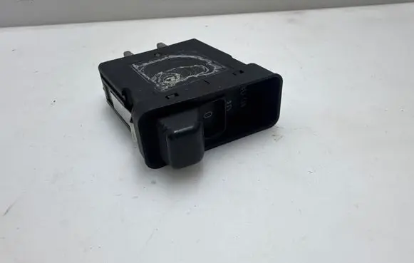 Fog light switch