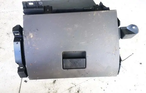 Ford Focus C-MAX Glove box 3m51r06008aaw 3m51-r06008aaw