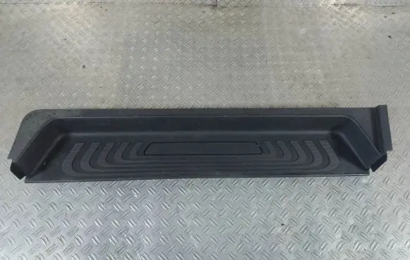 Mercedes-Benz Vito Viano W447 Rear sill trim cover A4476803206 9051 A4476803286