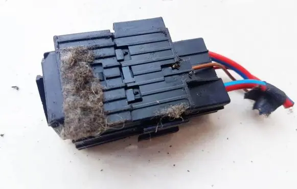 BMW 5 E60 E61 Other relay 074152B