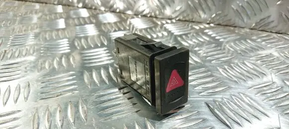 Volkswagen PASSAT B5 Hazard light switch