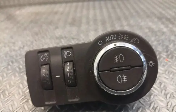 Opel Insignia A Light switch 13268712