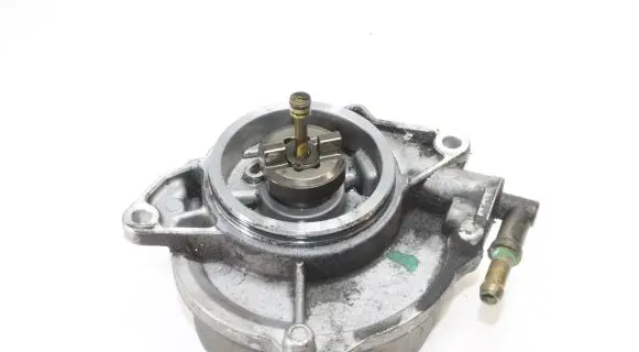 Audi A4 S4 B7 8E 8H Vacuum pump 057145100AF