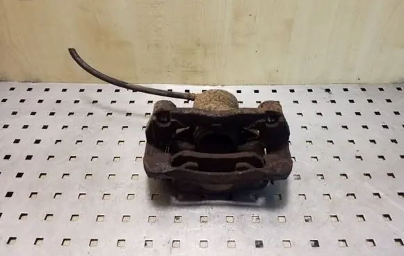 Nissan X-Trail T31 Front brake caliper