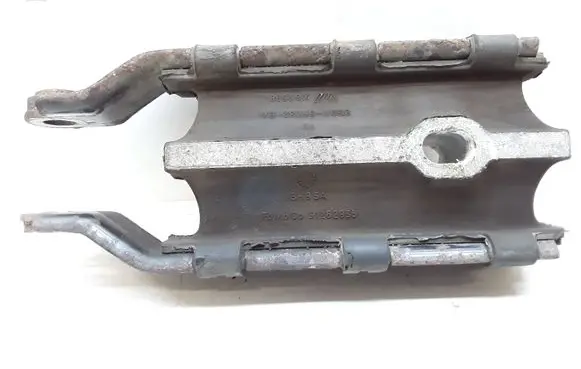 Volvo S60 Engine mount bracket 31262935 8G9N6P082BA