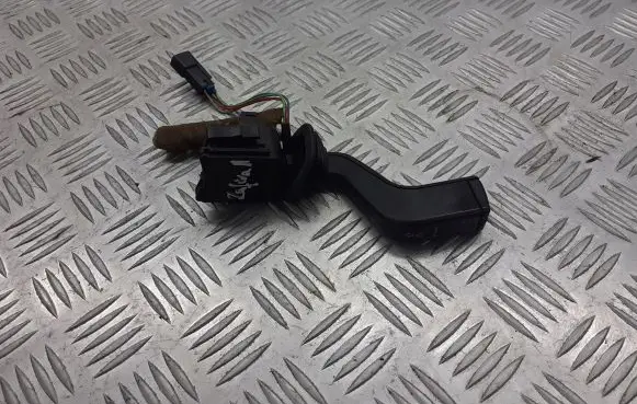 Opel Zafira A Indicator stalk 90560991