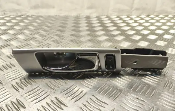 Chrysler Pacifica Rear door interior handle 08070344
