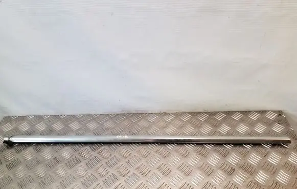 Jaguar XF X250 Front door glass trim molding 8X23F21452