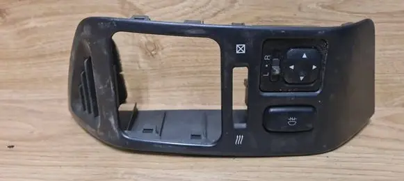 Mitsubishi Space Runner Wing mirror switch MR190956