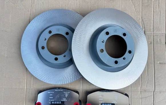 Porsche Cayenne (9Y0 9Y3) Front brake disc 9Y0615301A