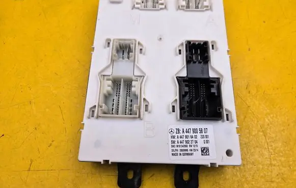 Mercedes-Benz Vito Viano W447 SAM control unit A4479005807 A4479016402 A4479022704