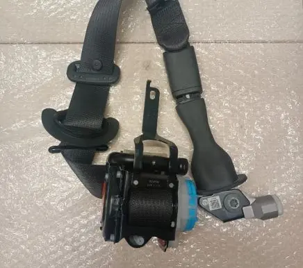 Opel Insignia B Front seatbelt 23465047 565485871