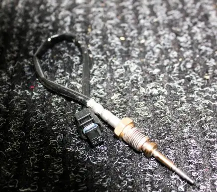 BMW 3 F30 F35 F31 Oil temperature sensor 7806607