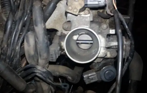 Mazda 626 Throttle valve