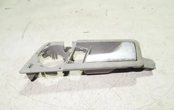 Audi A2 Front door interior handle 8Z0837020
