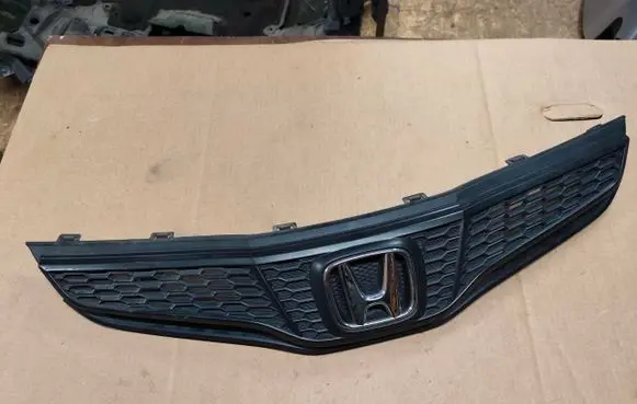 Front bumper upper radiator grill