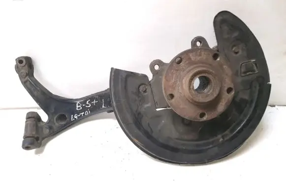 Volkswagen PASSAT B5.5 Front wheel hub spindle knuckle 8D0407257