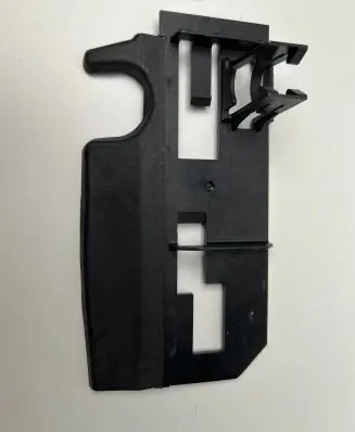 BMW 5 F10 F11 Radiator mount bracket 7613139