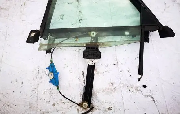 Audi A4 S4 B7 8E 8H Rear door window/glass frame 