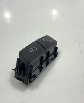 Mercedes-Benz C W204 Central locking switch button A2049058402