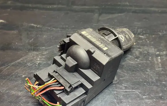 Mercedes-Benz Sprinter W906 Ignition lock A9069004100 3300302200