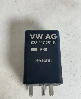 Volkswagen PASSAT B7 Glow plug pre-heat relay 038907281B