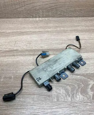 BMW 5 E39 Antenna control unit 8378090