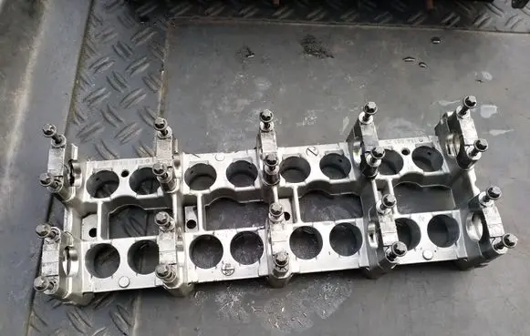 Mercedes-Benz E W211 Camshaft holder 