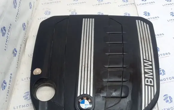 BMW 7 F01 F02 F03 F04 Engine cover (trim) 13717800575