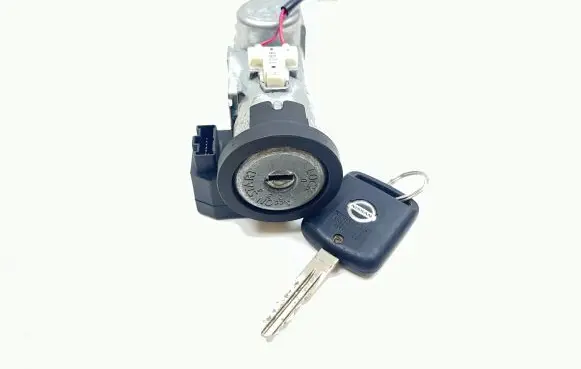 Nissan X-Trail T30 Ignition lock 2671032209 28590C9902