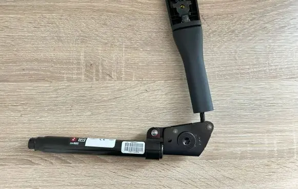 Opel Mokka X Front seatbelt buckle 42569517 22870082