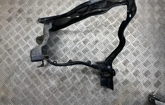 Mercedes-Benz CLS C218 X218 Headlight/headlamp mounting bracket 218626009 8119