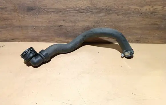 Engine coolant pipe/hose