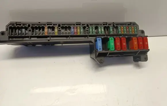 BMW 5 E60 E61 Fuse module 6114695733001 18917