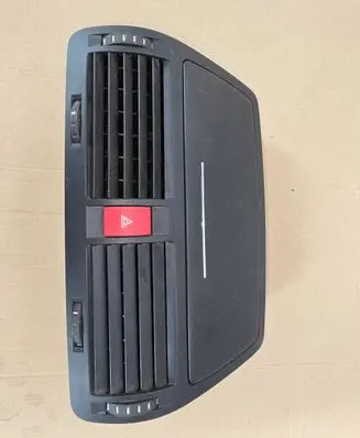Skoda Octavia Mk2 (1Z) Dash center air vent grill 1Z0820951