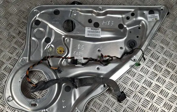 Mercedes-Benz C W204 Rear window lifting mechanism without motor 911787102